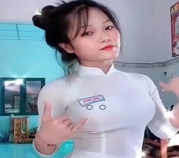 Hotgirl NHA NHA NHU está muito feliz com seu amante